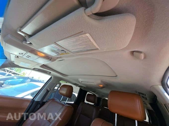 2016 Toyota Sequoia Platinum – miniatura 11