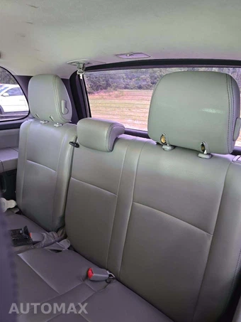 2016 Toyota Sequoia SR5 – miniatura 11