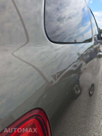 2016 Toyota Sequoia SR5 – miniatura 29