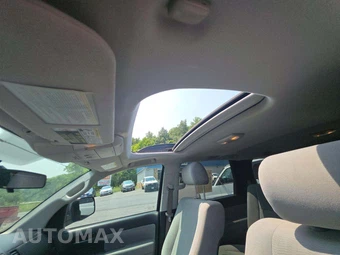 2016 Toyota Sequoia SR5 – miniatura 11