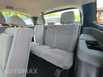 2016 Toyota Sequoia SR5 – miniatura 14