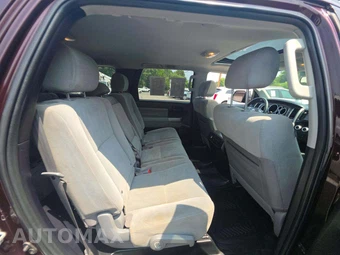 2016 Toyota Sequoia SR5 – miniatura 17