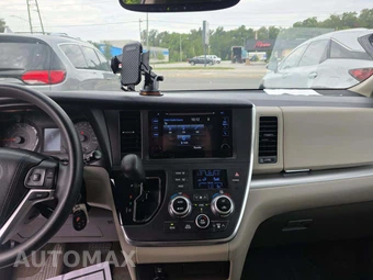 2016 Toyota Sienna LE 7-Passenger 119.3" WB - miniatura 10