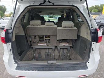 2016 Toyota Sienna LE 7-Passenger 119.3" WB - miniatura 15