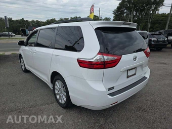 2016 Toyota Sienna LE 7-Passenger 119.3" WB - miniatura 2