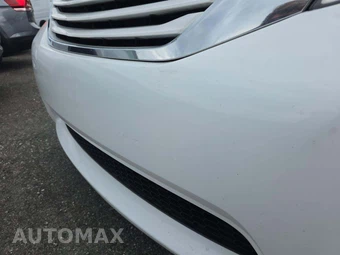 2016 Toyota Sienna LE 7-Passenger 119.3" WB - miniatura 23