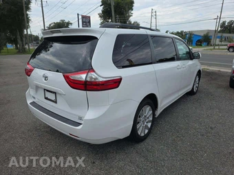 2016 Toyota Sienna LE 7-Passenger 119.3" WB - miniatura 3