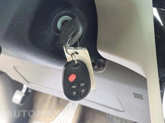 2016 Toyota Sienna LE 7-Passenger 119.3" WB - miniatura 8