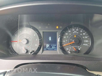 2016 Toyota Sienna LE 7-Passenger 119.3" WB - miniatura 9