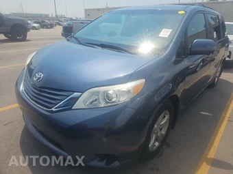 2016 Toyota Sienna LE 8-Passenger 119.3" WB