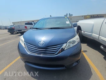 2016 Toyota Sienna LE 8-Passenger 119.3" WB - miniatura 2