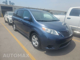 2016 Toyota Sienna LE 8-Passenger 119.3" WB - miniatura 3