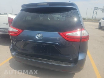 2016 Toyota Sienna LE 8-Passenger 119.3" WB - miniatura 5