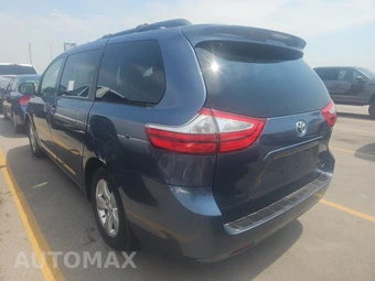2016 Toyota Sienna LE 8-Passenger 119.3" WB - miniatura 6