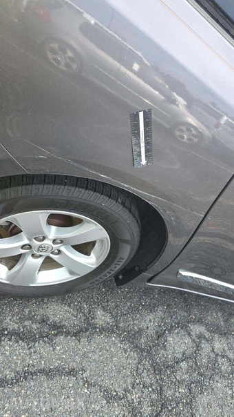 2016 Toyota Sienna LE 8-Passenger 119.3" WB - miniatura 24