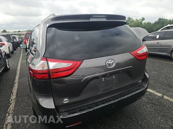 2016 Toyota Sienna LE 8-Passenger 119.3" WB - miniatura 5