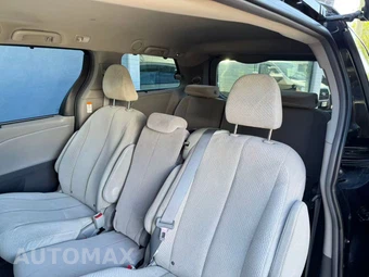 2016 Toyota Sienna LE 8-Passenger 119.3" WB - miniatura 19