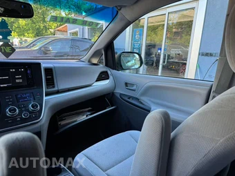 2016 Toyota Sienna LE 8-Passenger 119.3" WB - miniatura 23