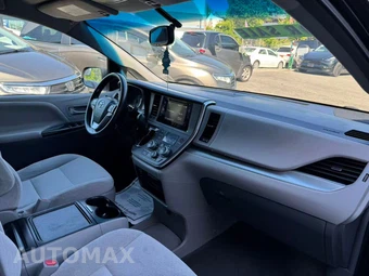 2016 Toyota Sienna LE 8-Passenger 119.3" WB - miniatura 25