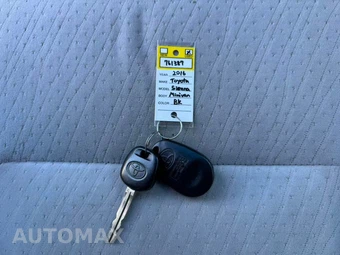 2016 Toyota Sienna LE 8-Passenger 119.3" WB - miniatura 35