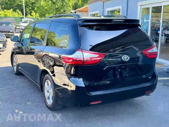2016 Toyota Sienna LE 8-Passenger 119.3" WB - miniatura 6