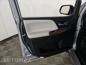 2016 Toyota Sienna Limited Premium 7-Passenger 119.3" WB - miniatura 9