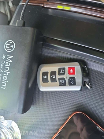 2016 Toyota Sienna Limited Premium 7-Passenger 119.3" WB - miniatura 5