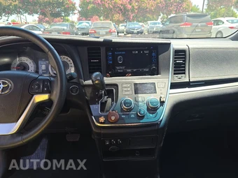 2016 Toyota Sienna SE 8-Passenger 119.3" WB - miniatura 11