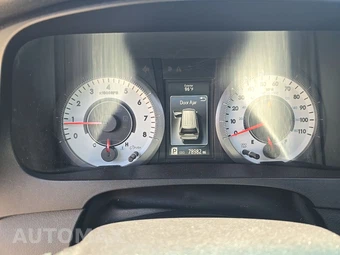 2016 Toyota Sienna SE 8-Passenger 119.3" WB - miniatura 12