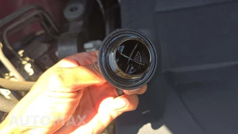 2016 Toyota Sienna SE 8-Passenger 119.3" WB - miniatura 24