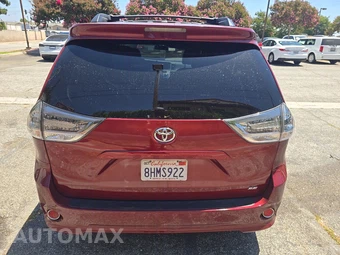 2016 Toyota Sienna SE 8-Passenger 119.3" WB - miniatura 5