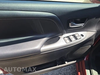 2016 Toyota Sienna SE 8-Passenger 119.3" WB - miniatura 9