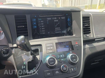 2016 Toyota Sienna SE 8-Passenger 119.3" WB - miniatura 10