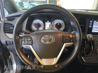 2016 Toyota Sienna SE Premium 8-Passenger 119.3" WB - miniatura 10