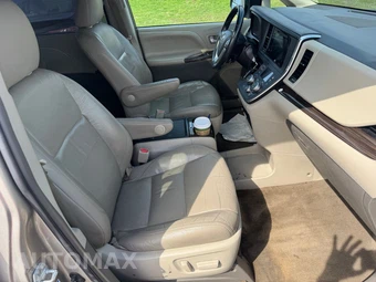 2016 Toyota Sienna XLE 7-Passenger 119.3" WB - miniatura 15