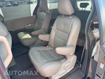 2016 Toyota Sienna XLE 7-Passenger 119.3" WB - miniatura 17