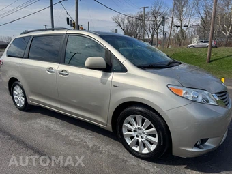 2016 Toyota Sienna XLE 7-Passenger 119.3" WB - miniatura 4