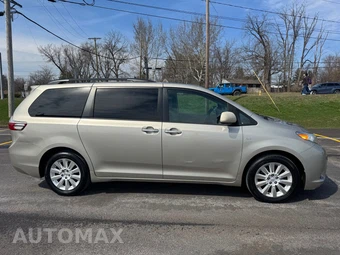 2016 Toyota Sienna XLE 7-Passenger 119.3" WB - miniatura 5