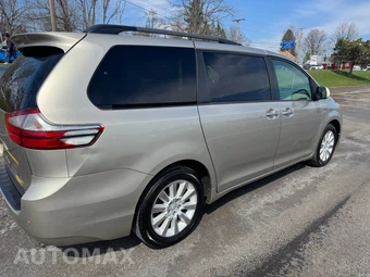 2016 Toyota Sienna XLE 7-Passenger 119.3" WB - miniatura 6