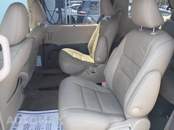 2016 Toyota Sienna XLE 7-Passenger 119.3" WB - miniatura 15