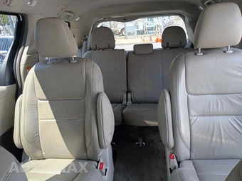 2016 Toyota Sienna XLE 7-Passenger 119.3" WB - miniatura 16