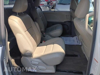 2016 Toyota Sienna XLE 7-Passenger 119.3" WB - miniatura 17