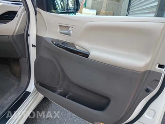 2016 Toyota Sienna XLE 7-Passenger 119.3" WB - miniatura 19