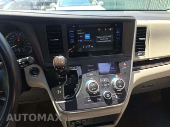 2016 Toyota Sienna XLE 8-Passenger 119.3" WB - miniatura 10