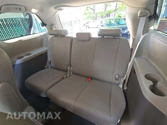 2016 Toyota Sienna XLE 8-Passenger 119.3" WB - miniatura 14