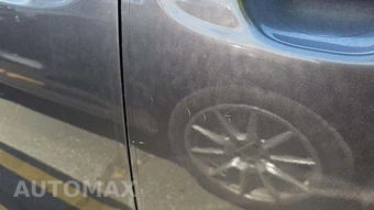 2016 Toyota Sienna XLE 8-Passenger 119.3" WB - miniatura 28