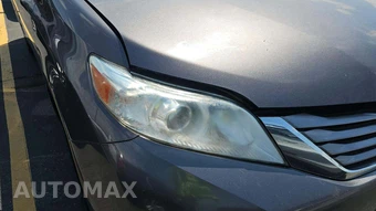 2016 Toyota Sienna XLE 8-Passenger 119.3" WB - miniatura 38