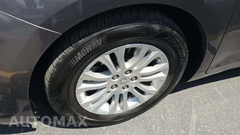 2016 Toyota Sienna XLE 8-Passenger 119.3" WB - miniatura 40