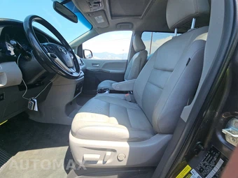 2016 Toyota Sienna XLE 8-Passenger 119.3" WB - miniatura 7