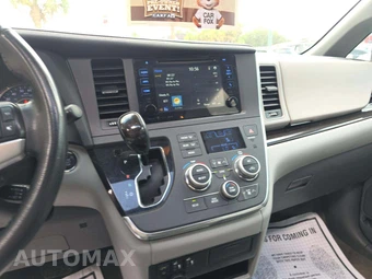 2016 Toyota Sienna XLE 8-Passenger 119.3" WB - miniatura 10